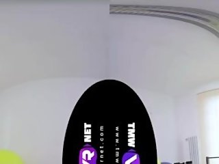 Full VR Gym Babe Masturbating